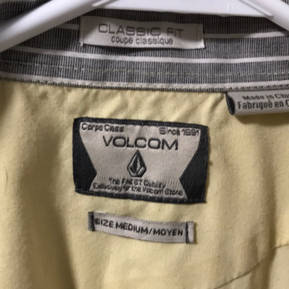 Volcom size medium